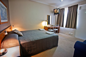 Accommodation at Abbotsleigh Motor Inn - Queen Deluxe